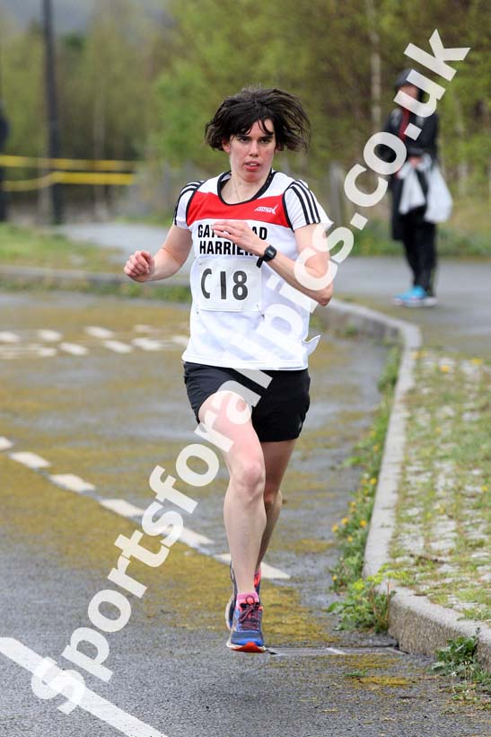 Senior womens relay, Elswick Good Friday Road Races. Photo: David T. Hewitson/Sports for All Pics